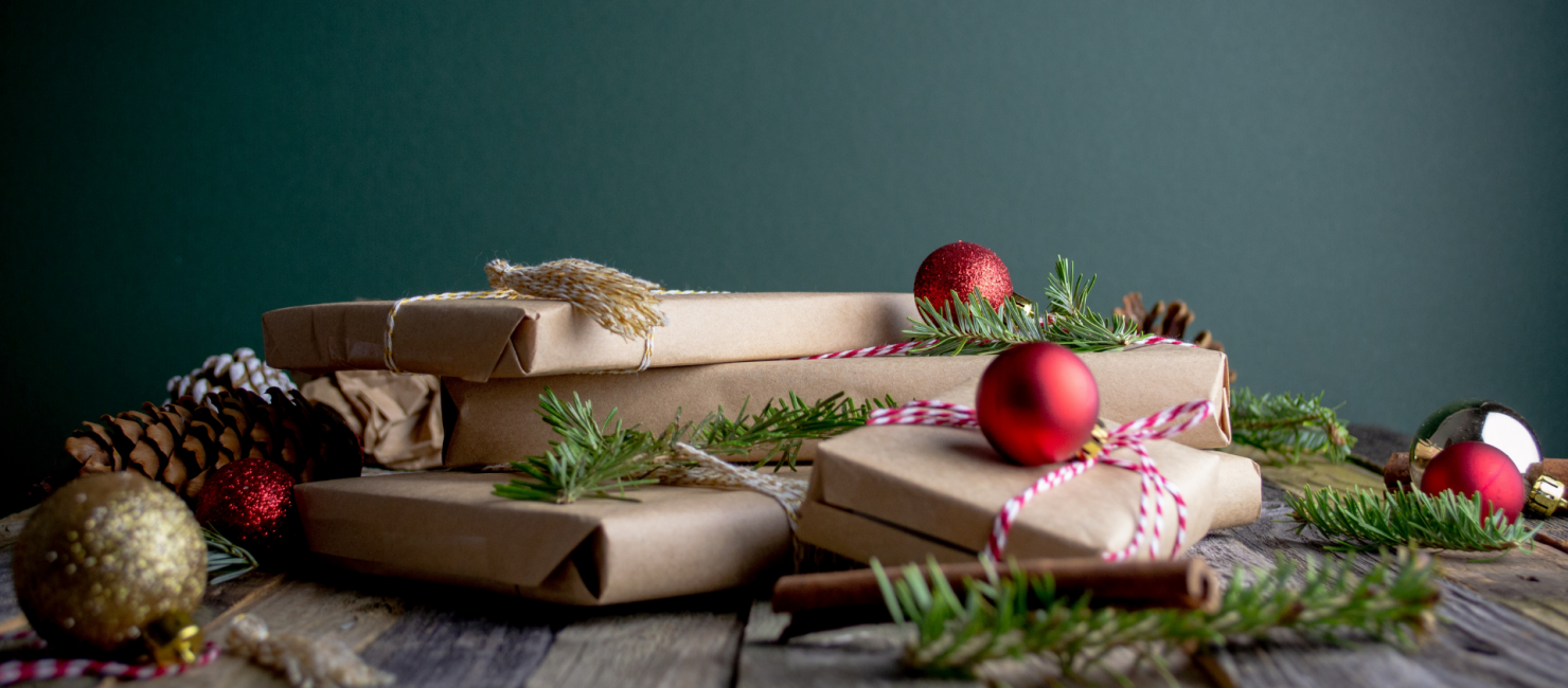 Liebevoll eingepackte Geschenke 
