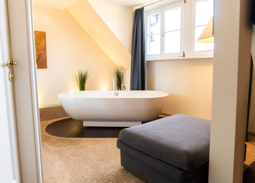 Die Junior Suite mit freistehender Badewanne